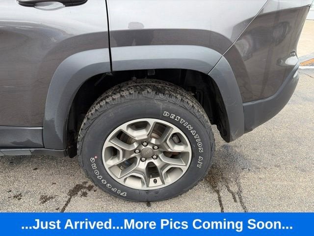 2020 Jeep Cherokee Trailhawk