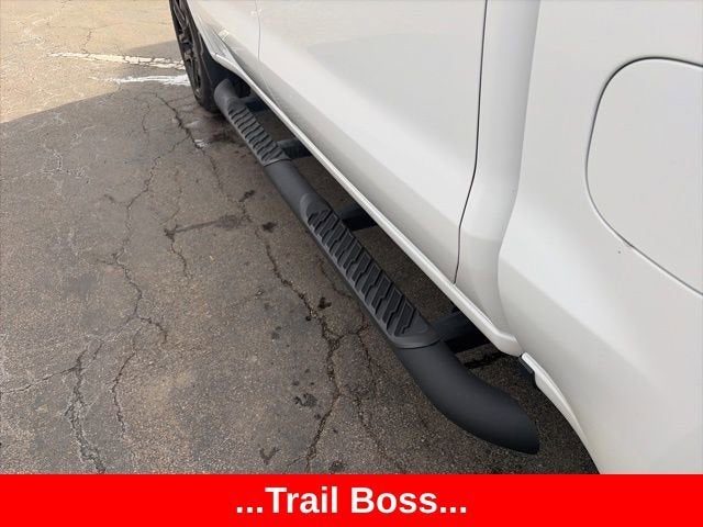 2022 Chevrolet Silverado 1500 Custom Trail Boss