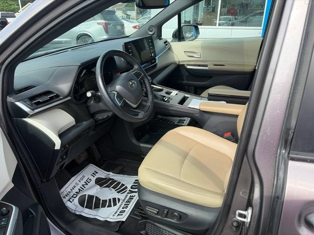 2021 Toyota Sienna XLE